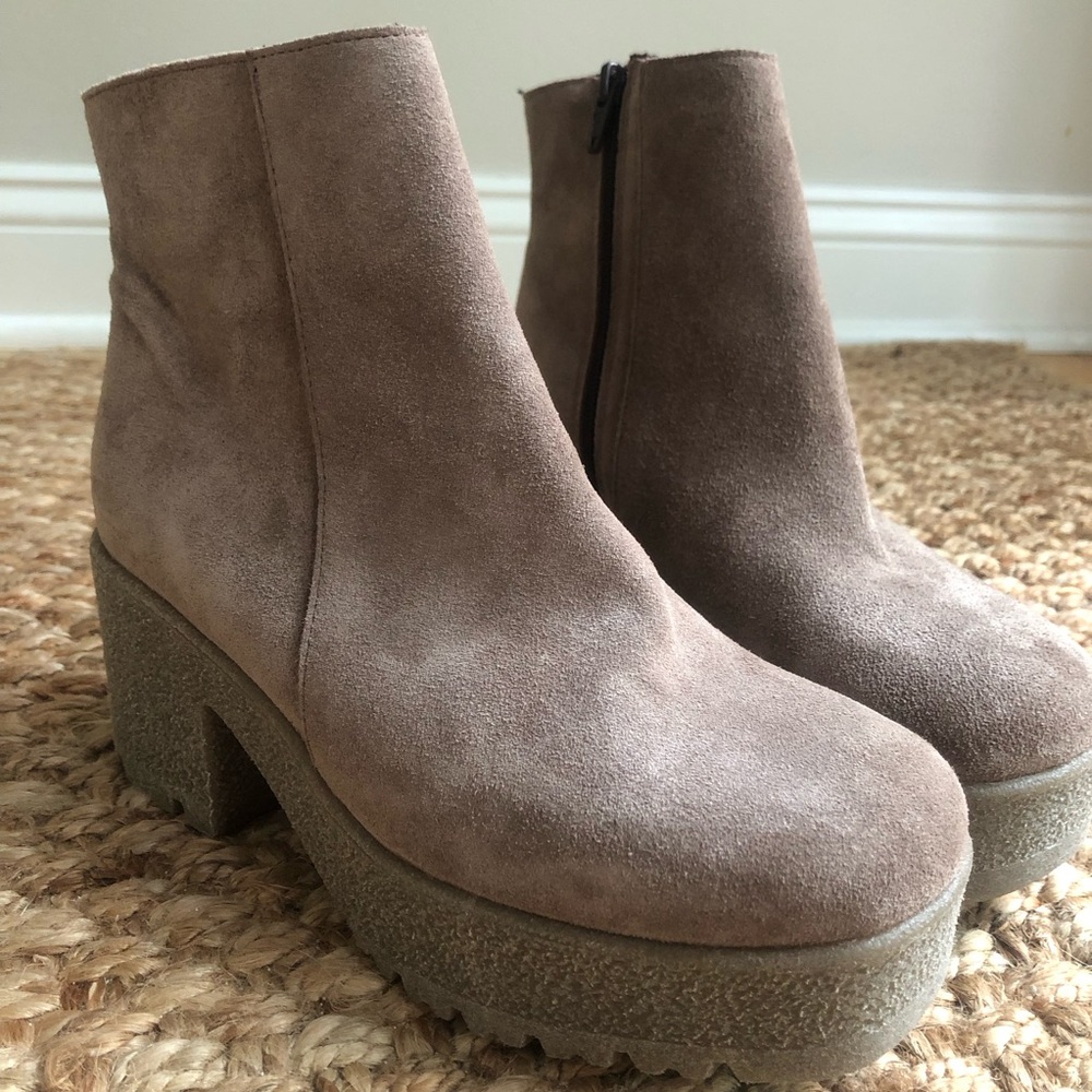 New: Cordani Finley Fango Suede Booties. Size 36